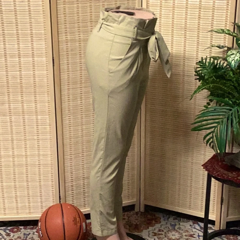 HERA COLLECTION STRETCHY PANTS. NWT - Picture 3 of 11